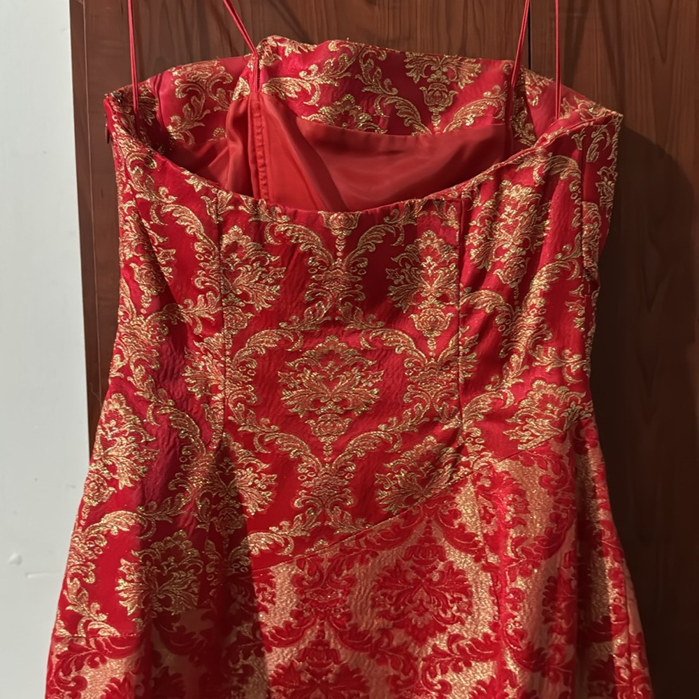 Red and gold dress - Picture 4 of 5